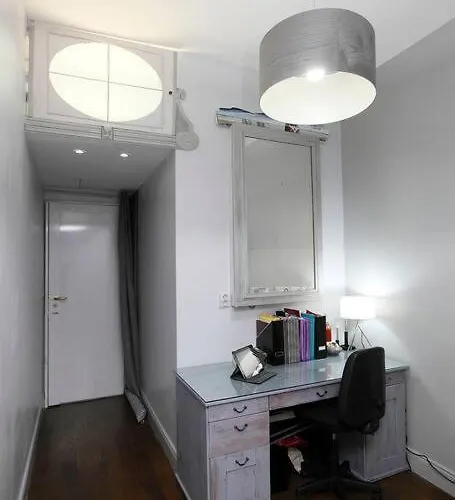 3 Pieces A Chateau Appartement *