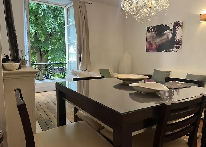 3 Pieces A Chateau Appartement